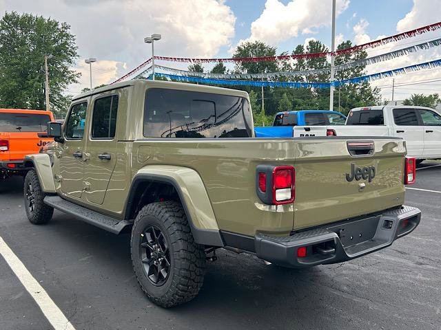 New 2025 Jeep Gladiator Sport image 4