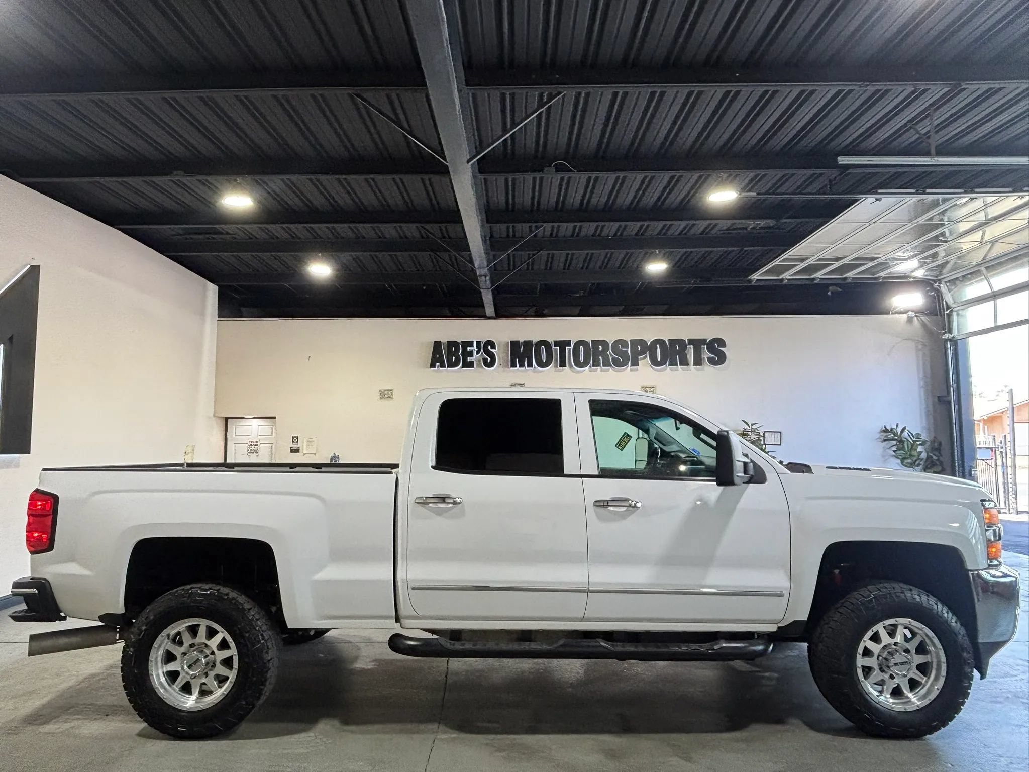 Used 2015 Chevrolet Silverado 2500 LTZ w/ Duramax Plus Package AWD/4WD image 4