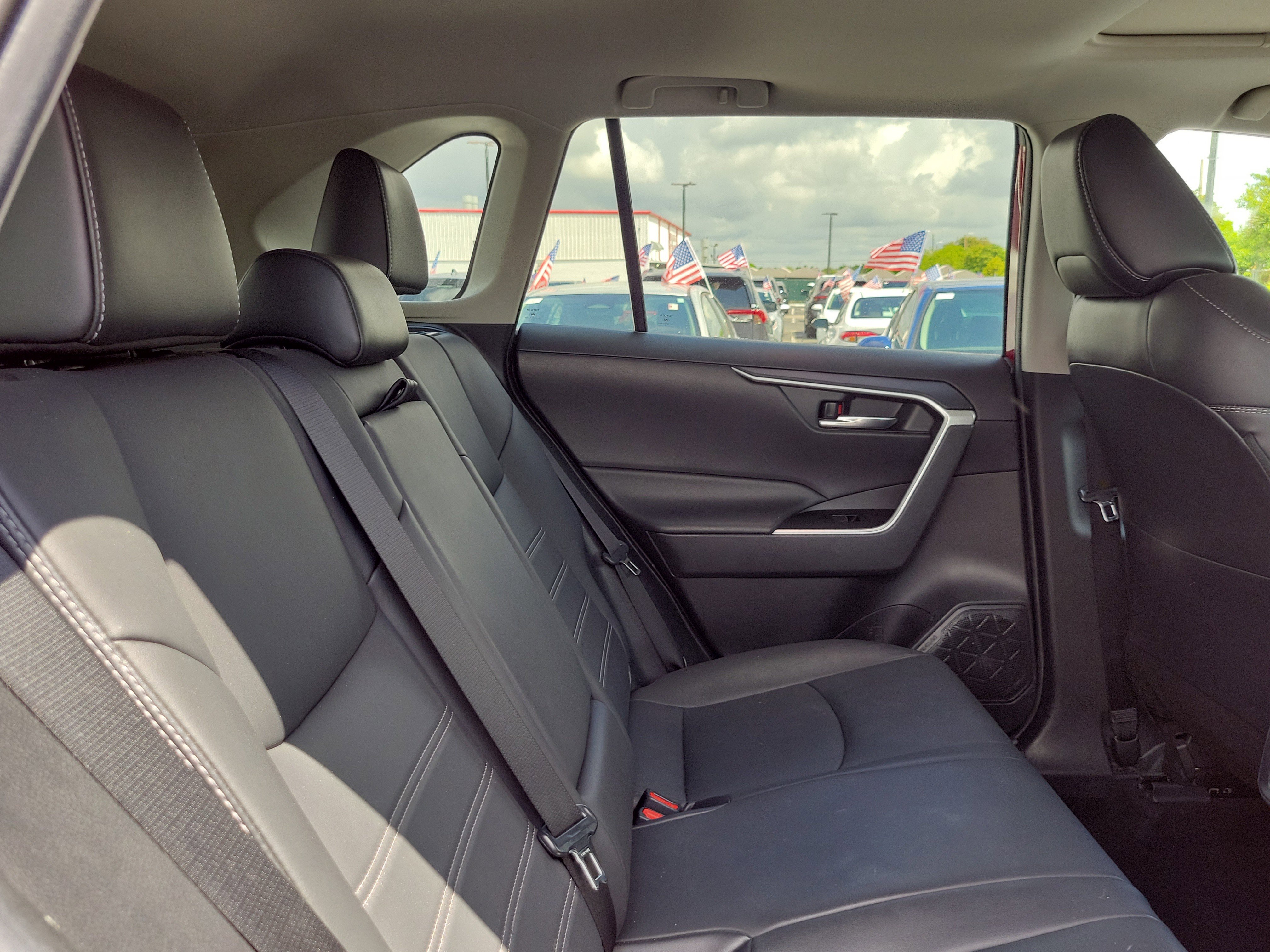 Used 2021 Toyota RAV4 XLE Premium FWD image 15
