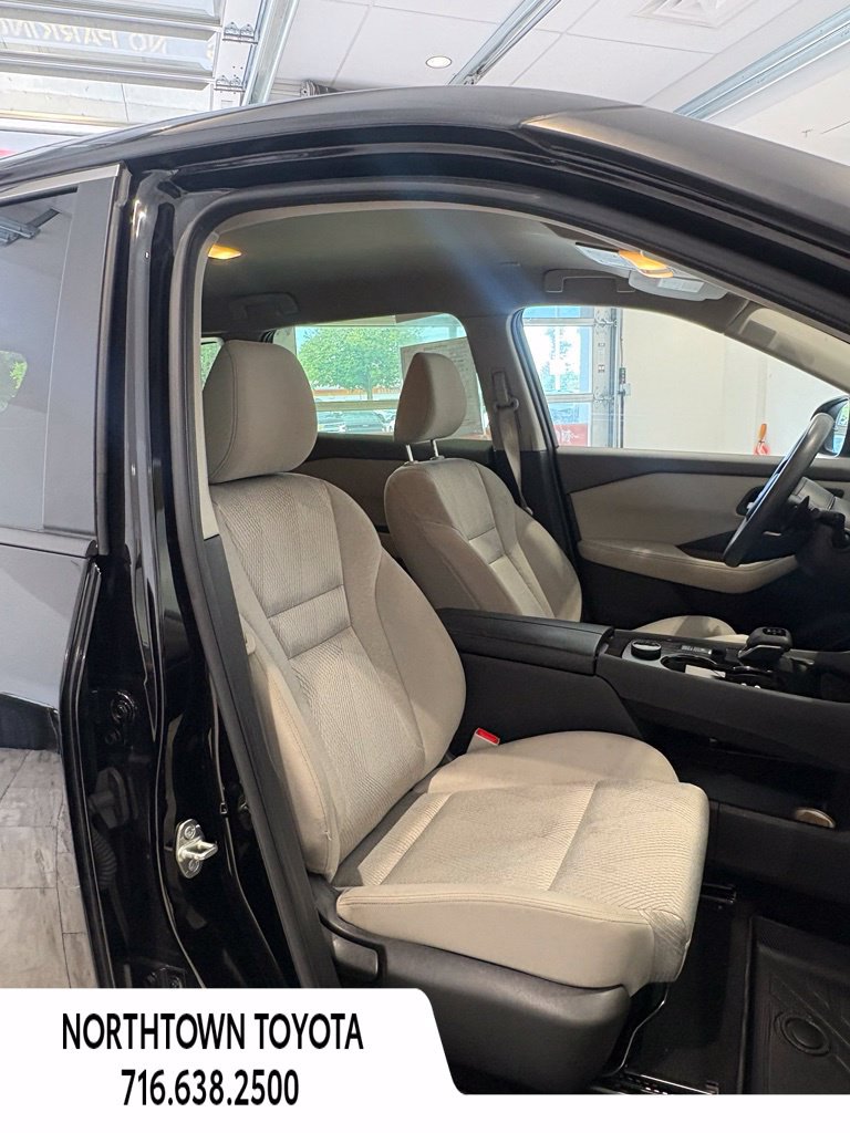 Used 2024 Nissan Rogue SV AWD/4WD image 15