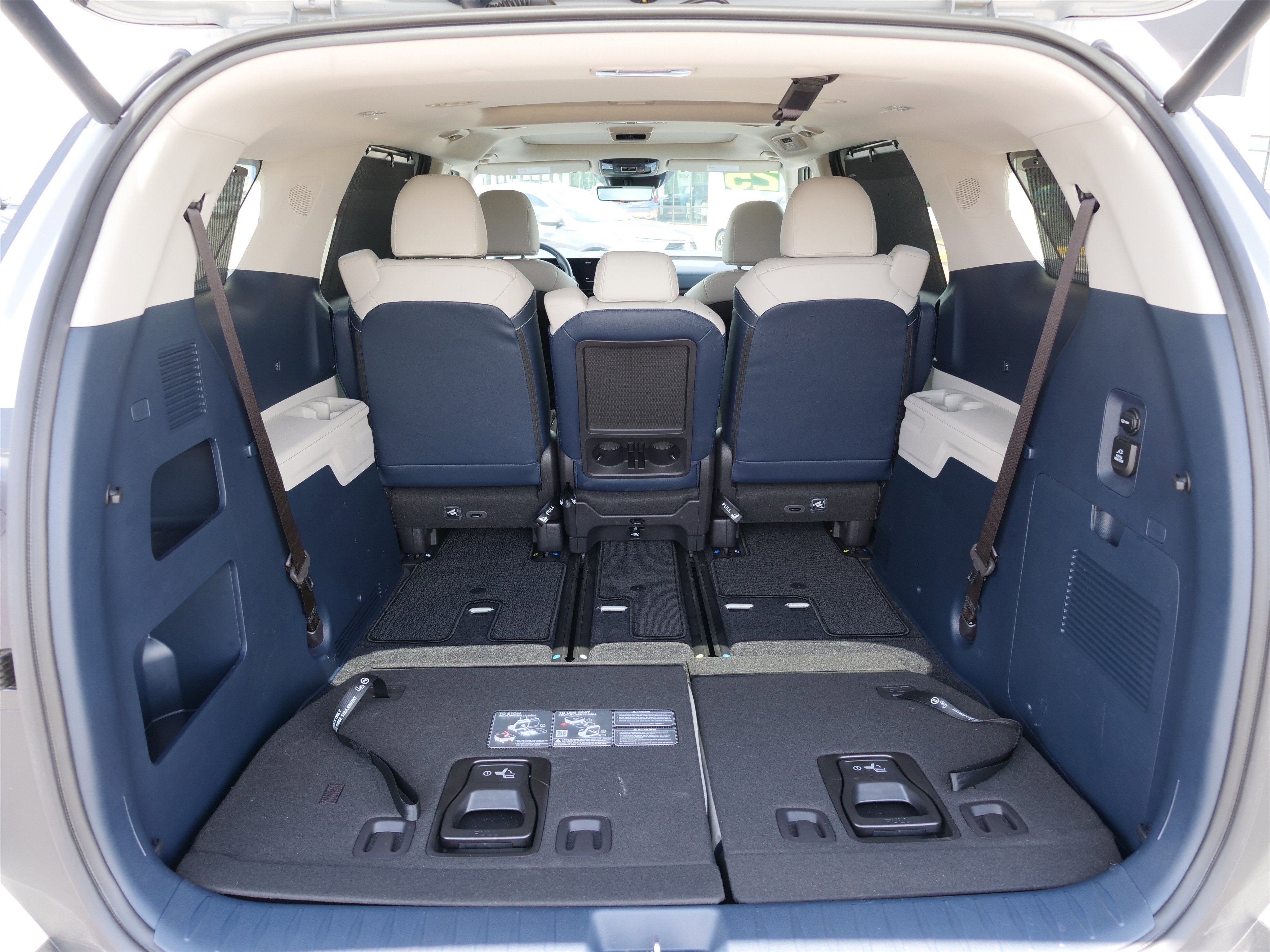 Certified 2025 Kia Carnival SX Prestige image 14