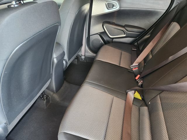 Used 2025 Kia Soul LX w/ LX Technology Package FWD image 30