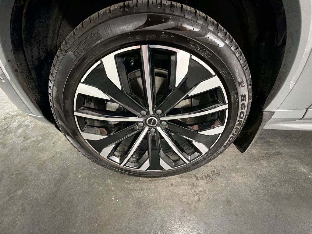 Used 2025 Volvo XC90 B6 Plus w/ Protection Package Premier image 34