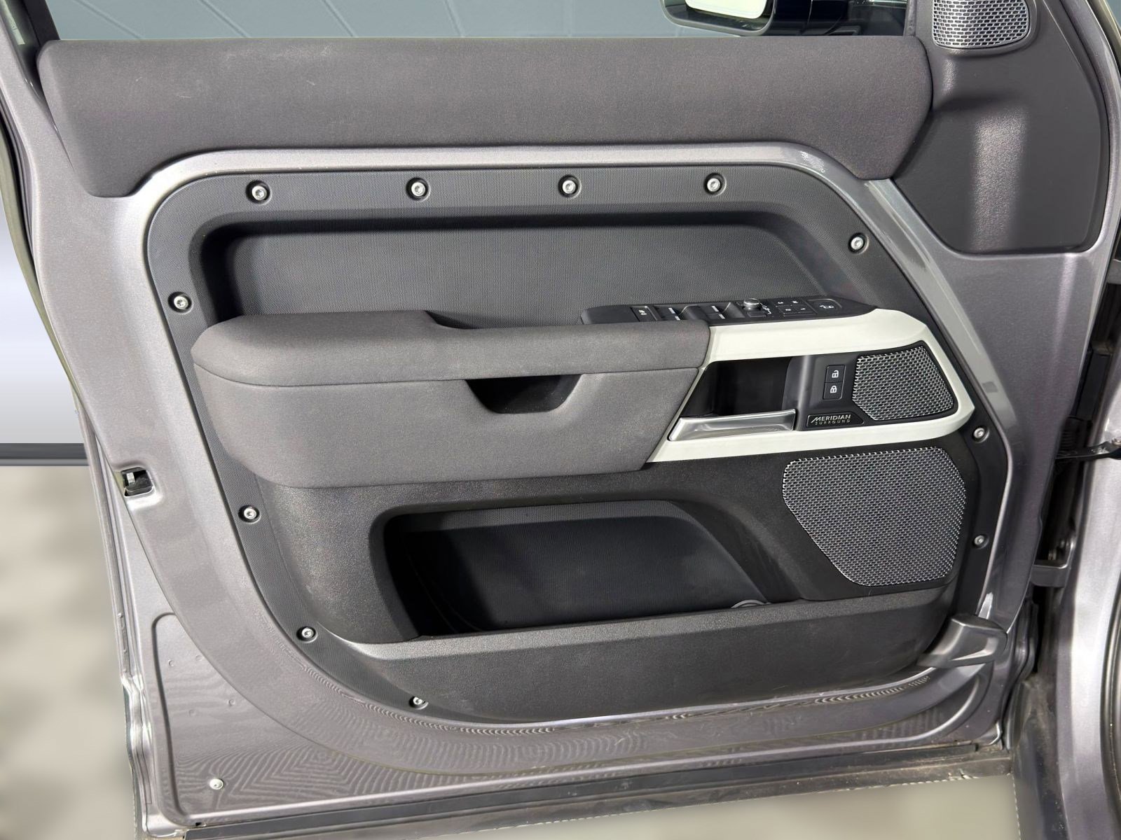 Certified 2023 Land Rover Defender 110 X-Dynamic SE image 12