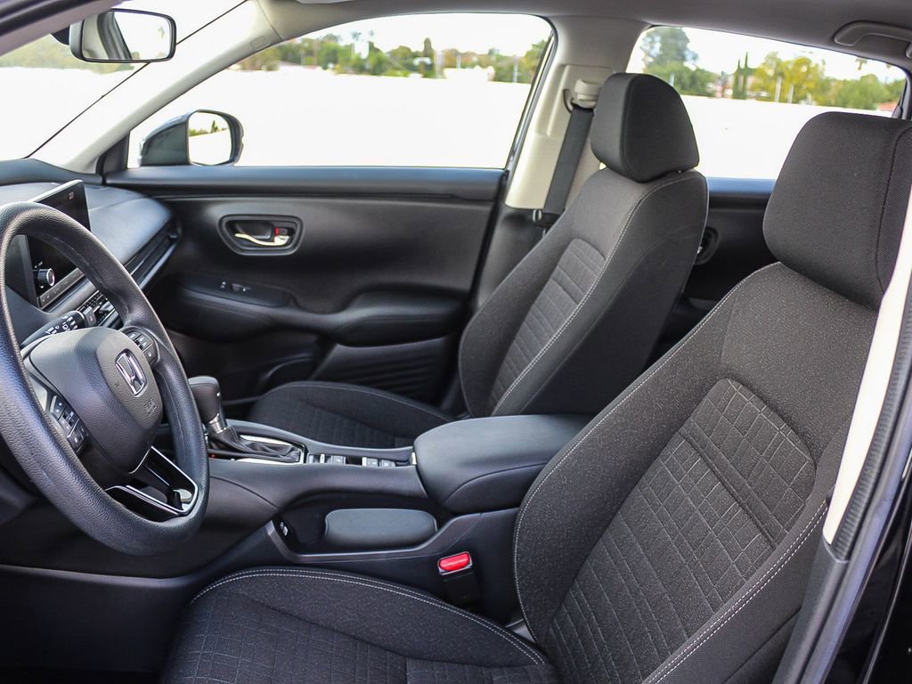 Certified 2023 Honda HR-V LX image 18