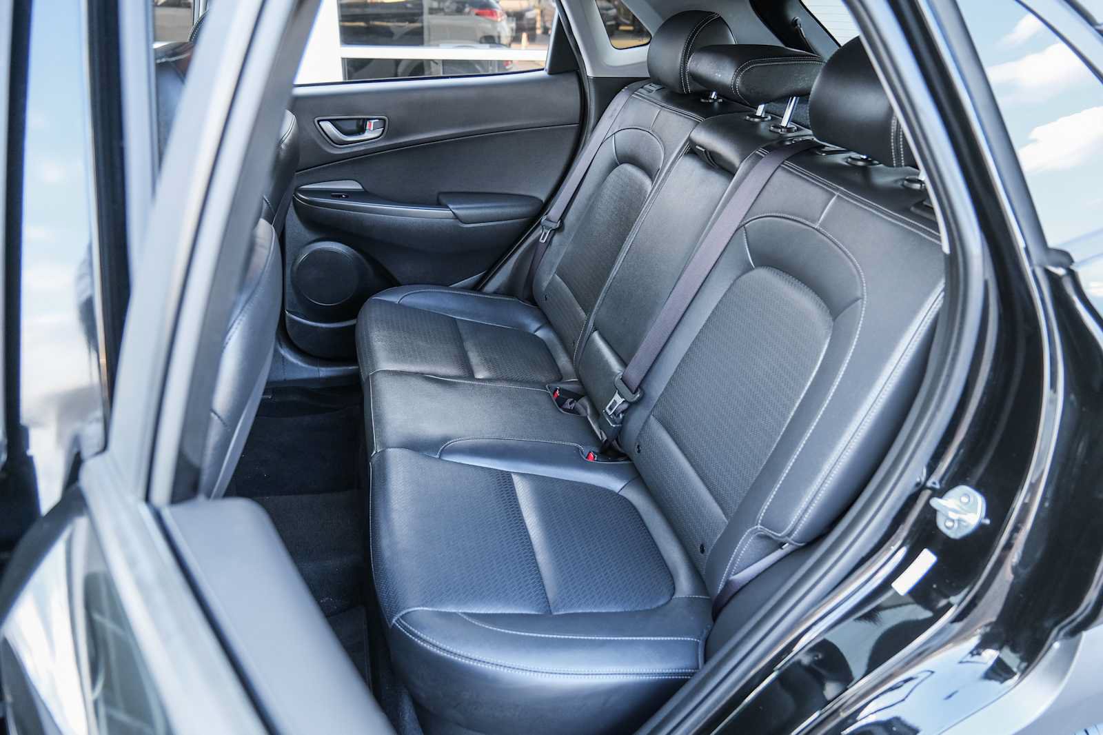 Used 2018 Hyundai Kona Ultimate FWD image 28