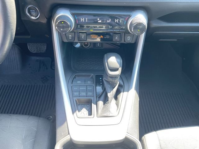 Used 2021 Toyota RAV4 XLE w/ XLE Grade Weather Package AWD/4WD image 19