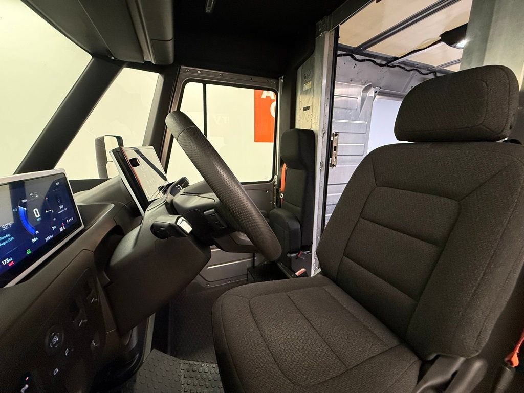 Used 2024 Chevrolet Brightdrop 600 w/ Commercial Equipment Package AWD/4WD image 9