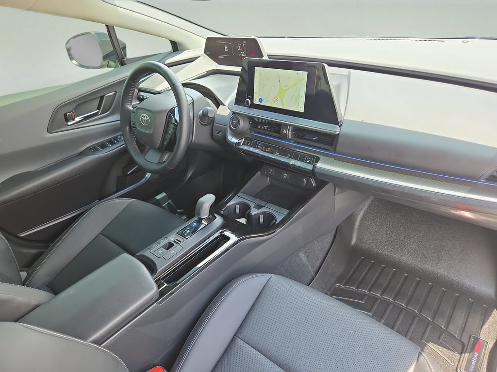 Used 2024 Toyota Prius XLE FWD image 25