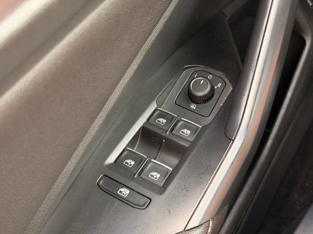 Used 2024 Volkswagen Jetta SE FWD image 24