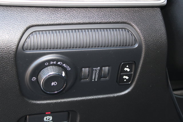 Used 2024 Jeep Wagoneer L Series II AWD/4WD image 13
