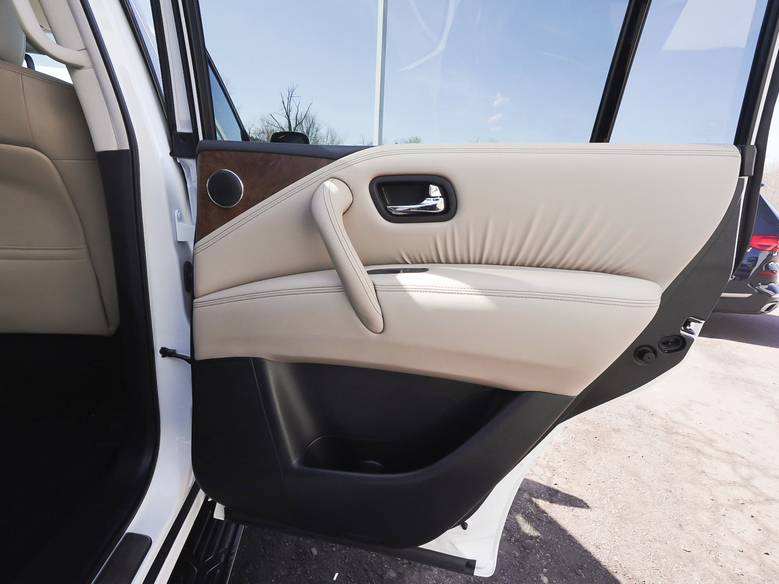 Used 2024 Nissan Armada SL w/ Cargo Package image 12