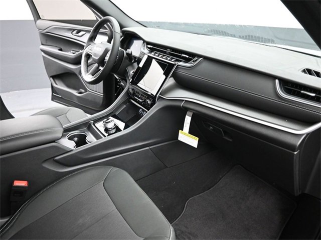 New 2025 Jeep Grand Cherokee Laredo X w/ Luxury Tech Group I image 25