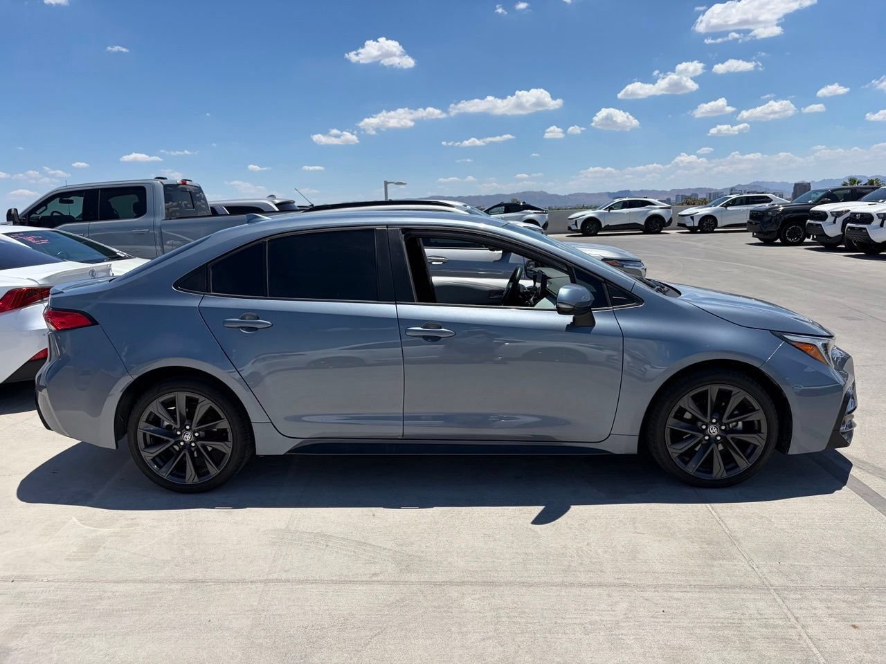 Used 2024 Toyota Corolla SE FWD image 3