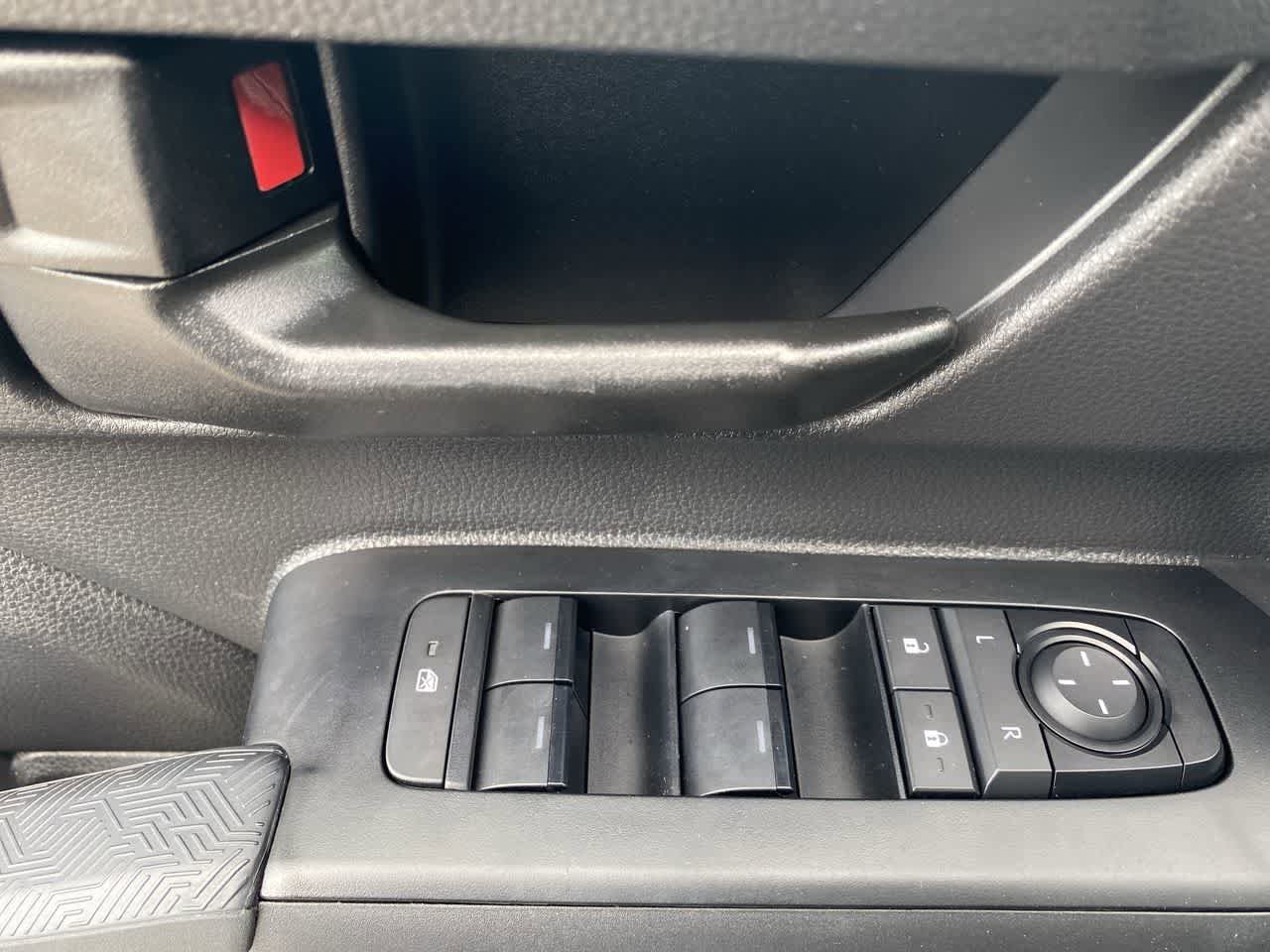 Certified 2025 Toyota Tacoma SR5 AWD/4WD image 13