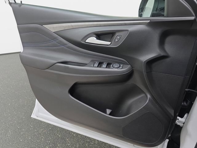 Used 2025 Buick Envista Sport Touring image 27