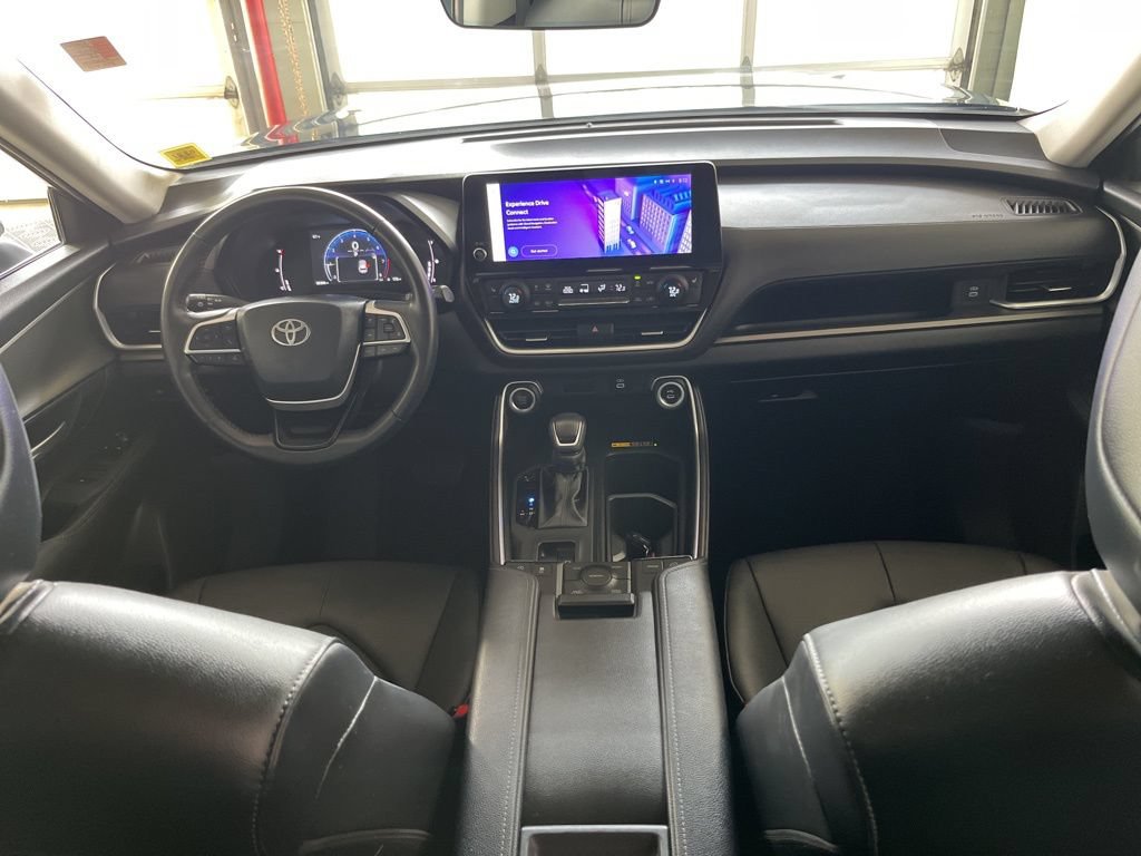 Used 2024 Toyota Grand Highlander AWD image 9