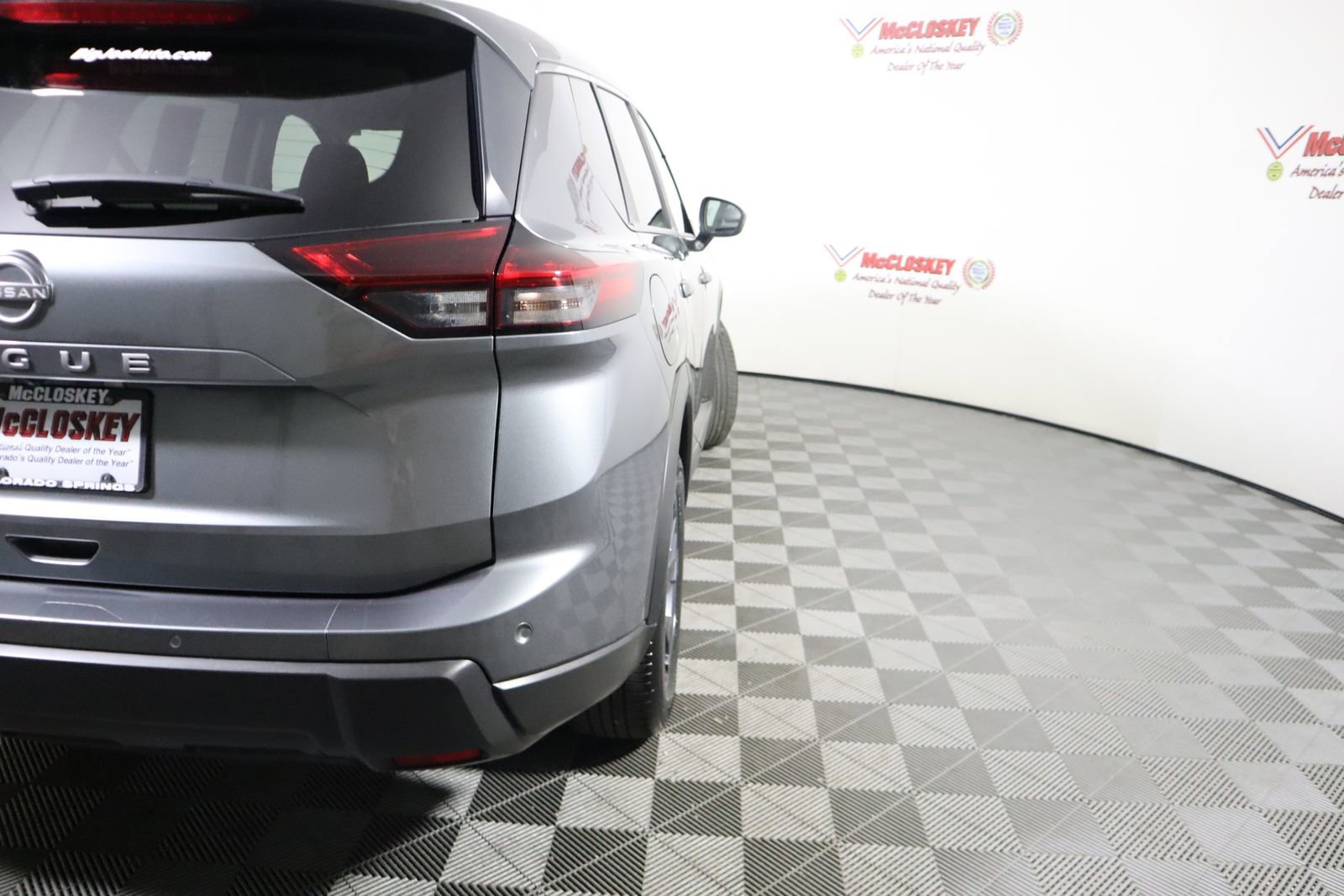 Used 2025 Nissan Rogue SV image 13