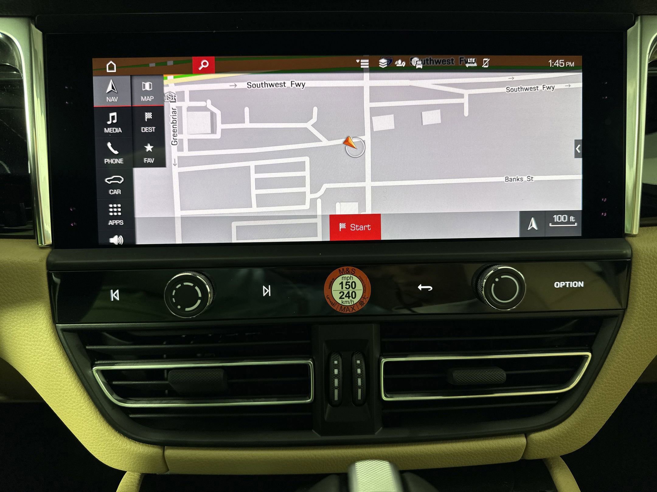 Certified 2025 Porsche Macan image 25