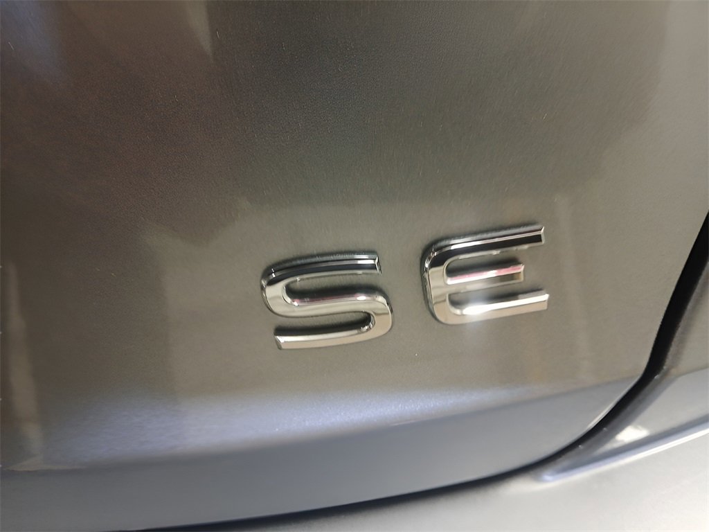 Used 2024 Volkswagen Jetta SE image 9