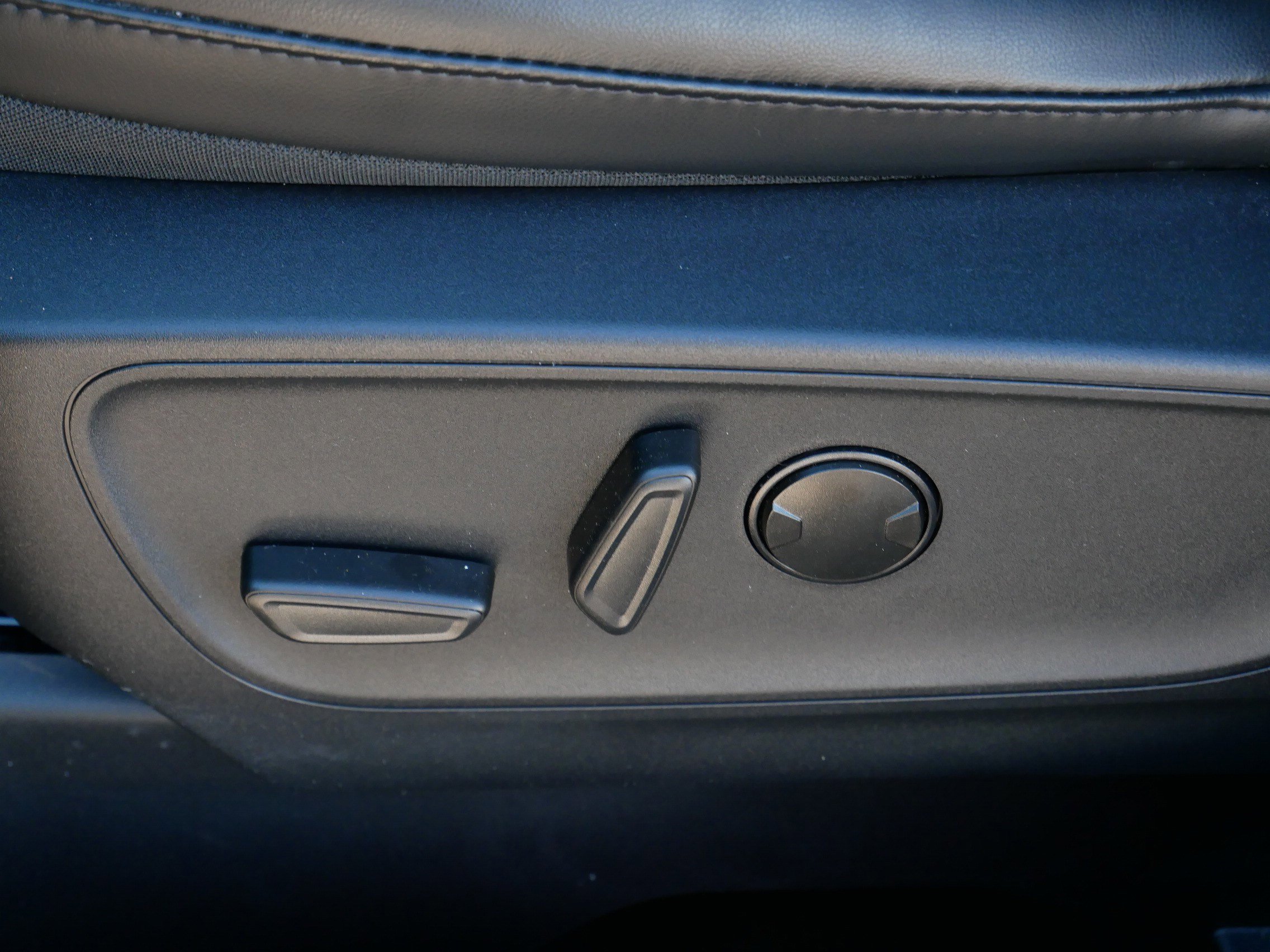 New 2025 Ford Escape ST-Line Select w/ Tech Pack #2 image 19