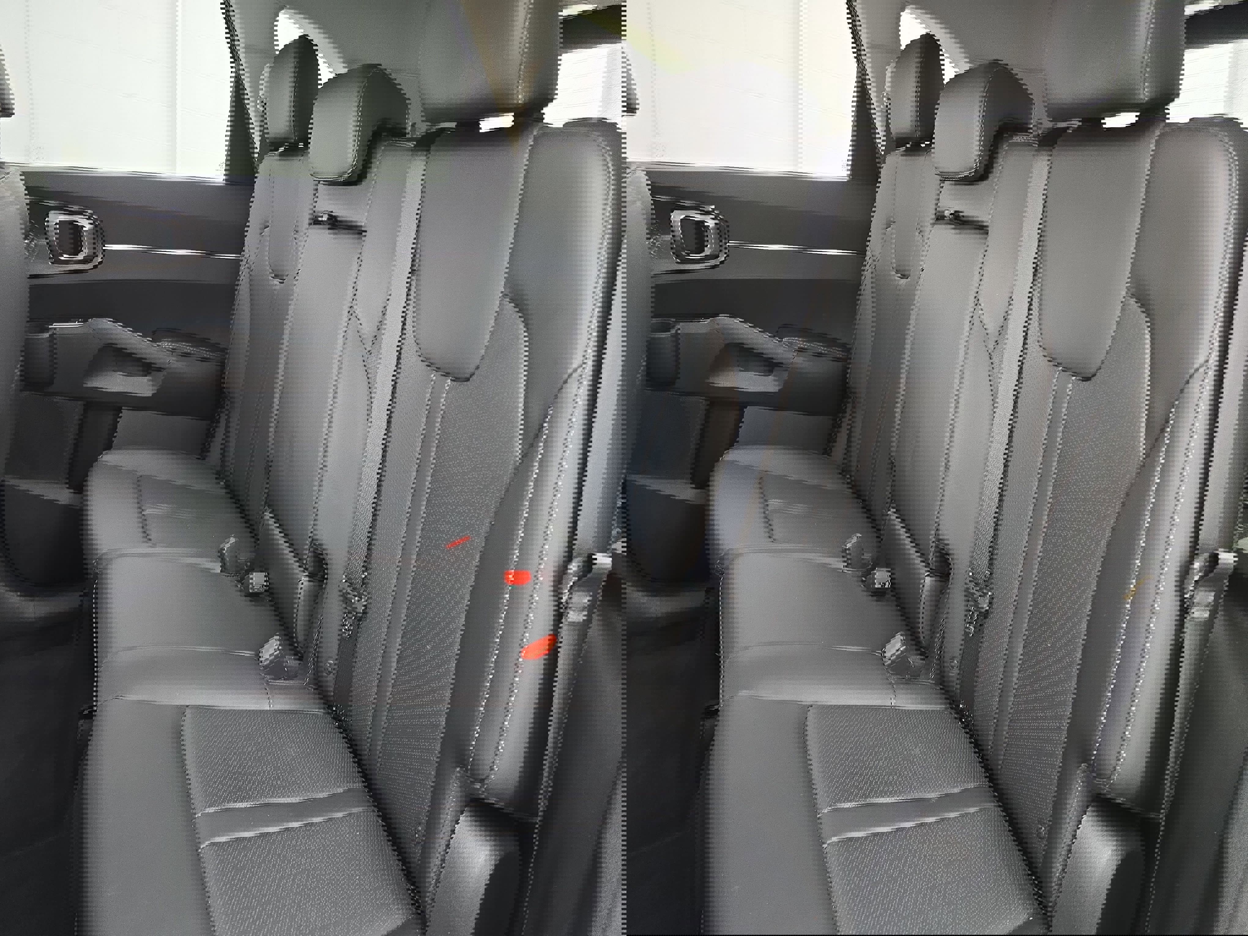 Used 2023 Kia Sorento S w/ Panoramic Sunroof Package image 14