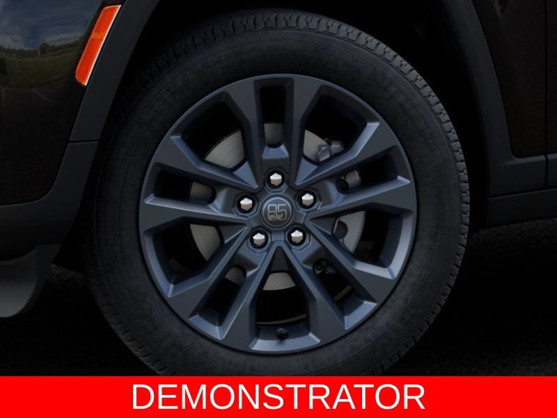 New 2026 Jeep Grand Cherokee Limited AWD/4WD image 8