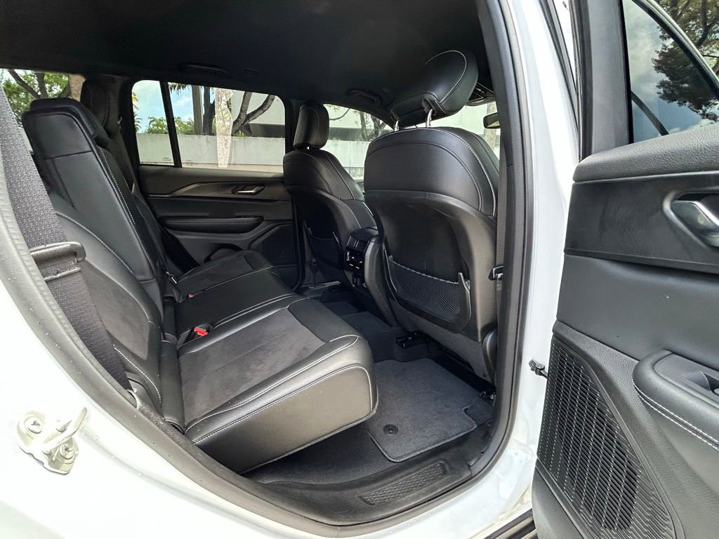 Used 2024 Jeep Grand Cherokee Altitude image 35