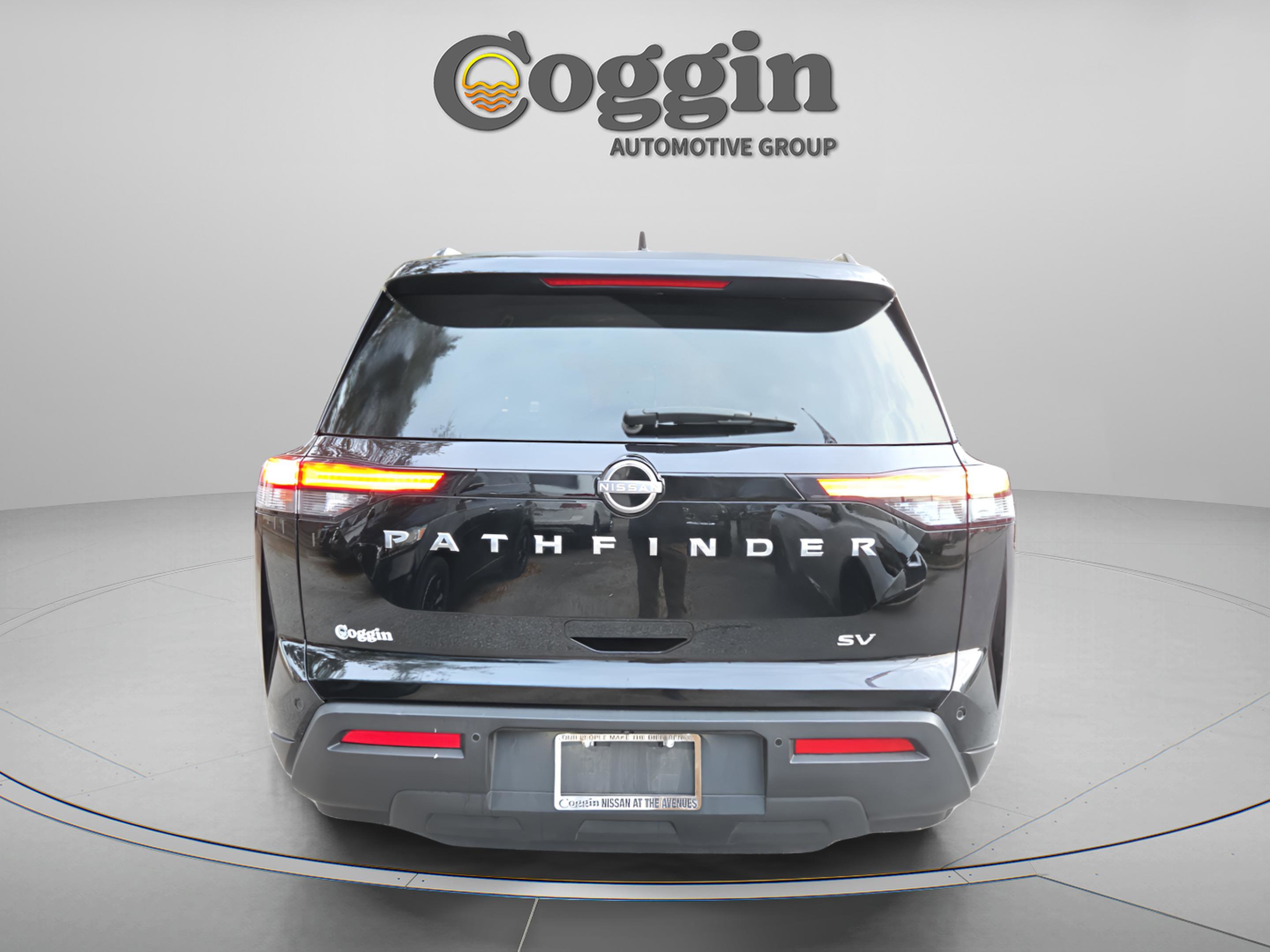Used 2024 Nissan Pathfinder SV image 5