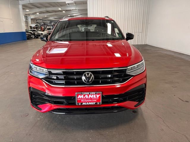 Used 2024 Volkswagen Tiguan SE R-Line image 8