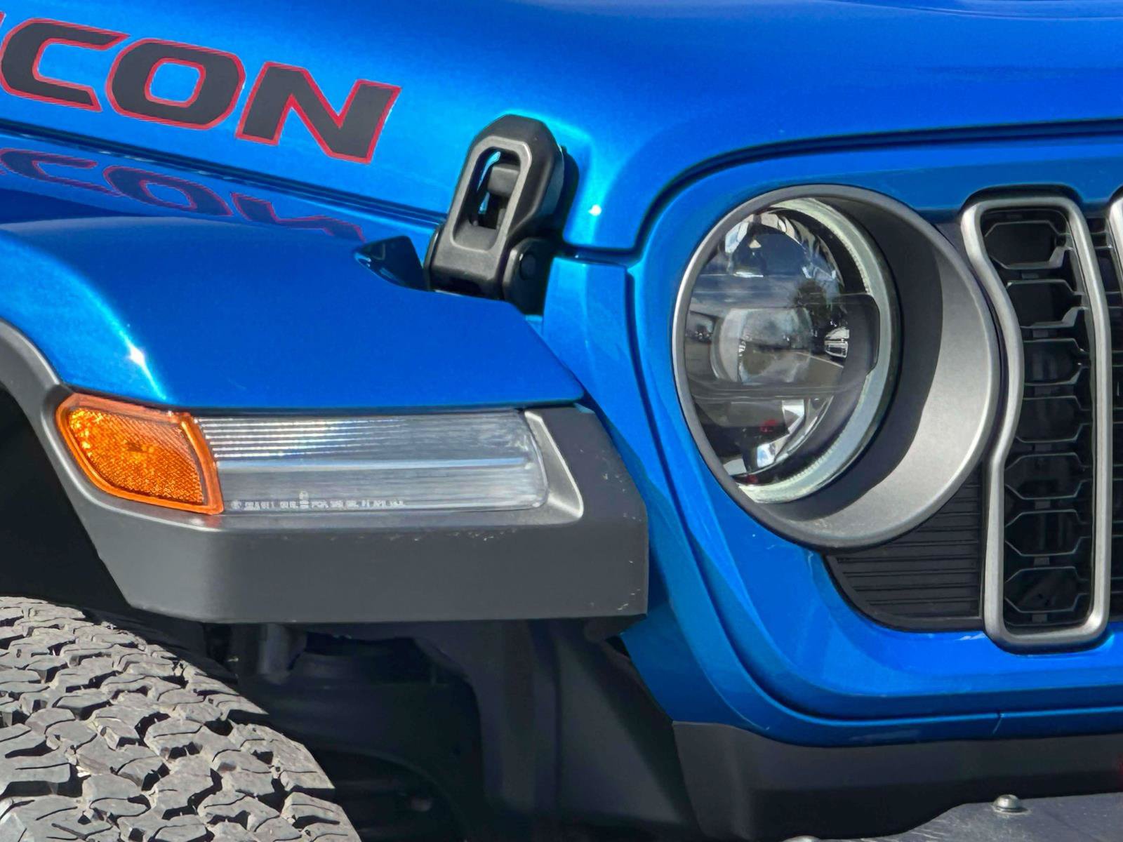 Used 2025 Jeep Wrangler Rubicon AWD/4WD image 8