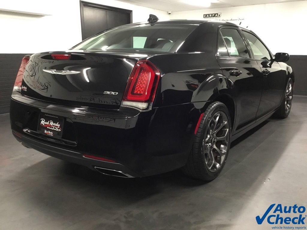 Used 2018 Chrysler 300 Touring w/ Sport Appearance Package RWD image 10
