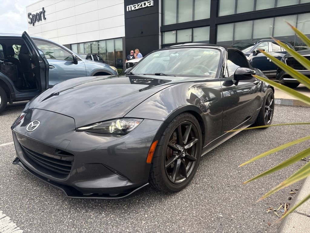 Used 2016 MAZDA MX-5 Miata Club RWD image 2