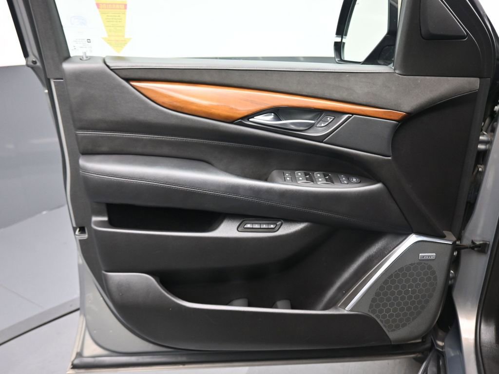 Used 2017 Cadillac Escalade Premium Luxury image 9