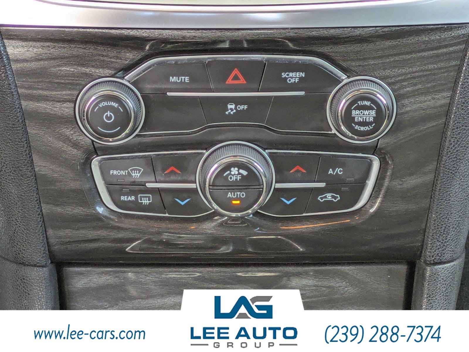 Used 2019 Chrysler 300 Touring w/ Chrome Appearance Package RWD image 16