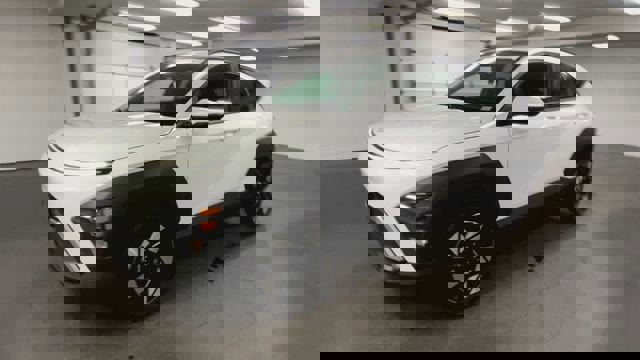 Used 2025 Hyundai Kona SEL image 4