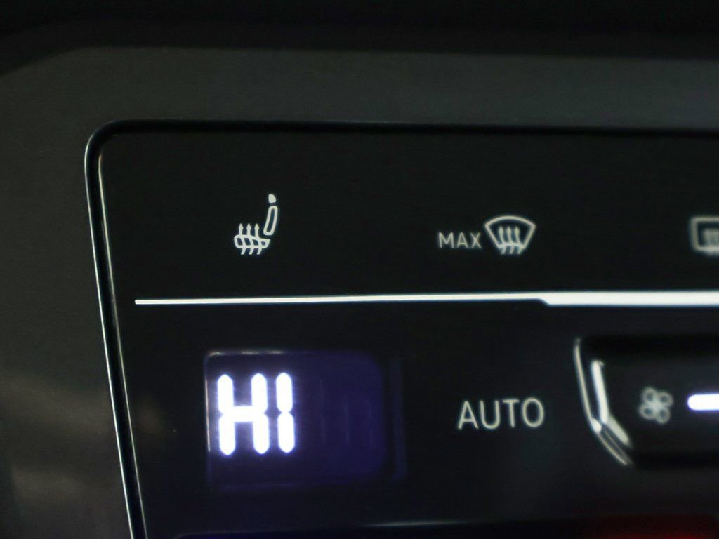 Used 2023 Volkswagen Tiguan SE image 48