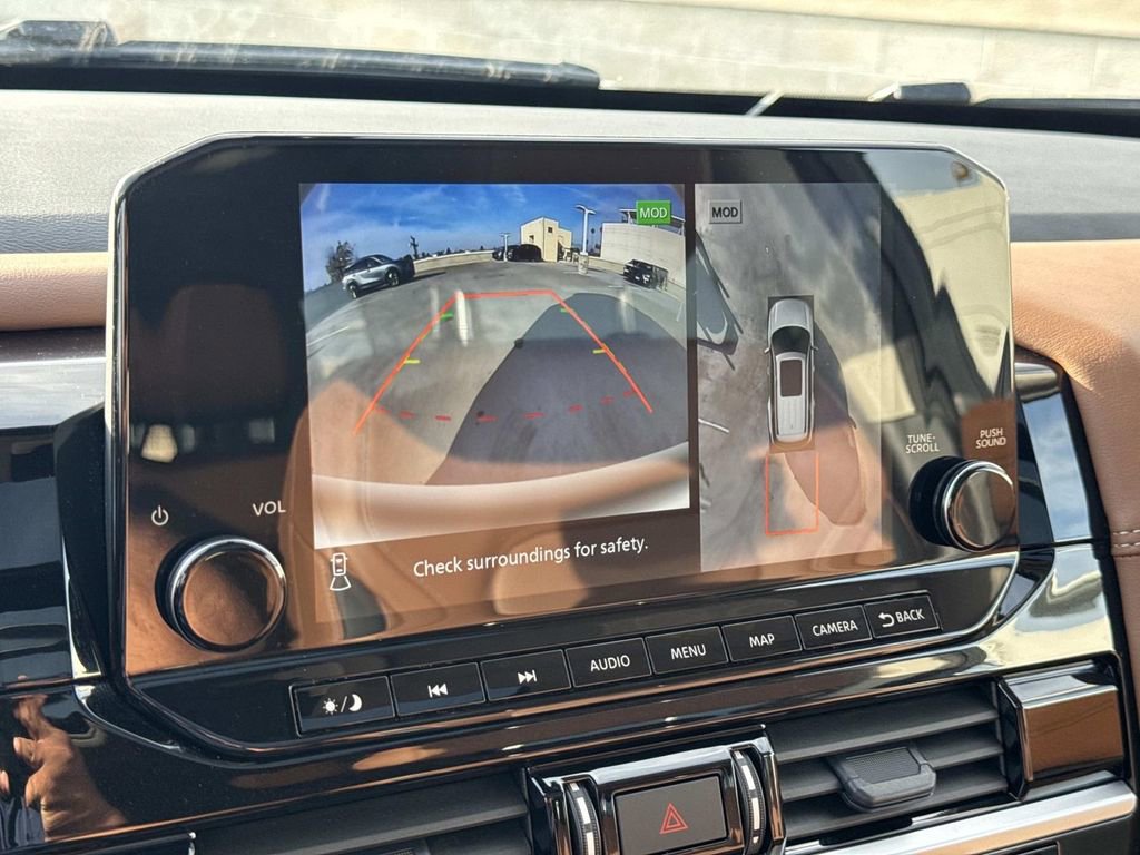 Used 2024 Nissan Pathfinder Platinum w/ Cargo Package image 30