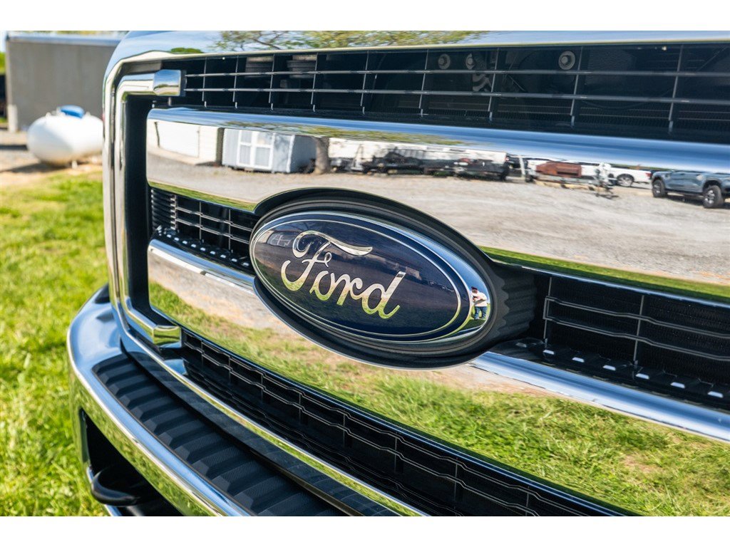 Used 2016 Ford F350 Lariat w/ Lariat Ultimate Package image 34