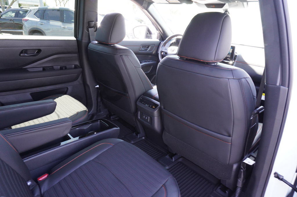 New 2026 Nissan Pathfinder Rock Creek w/ Rock Creek Premium Package AWD/4WD image 11
