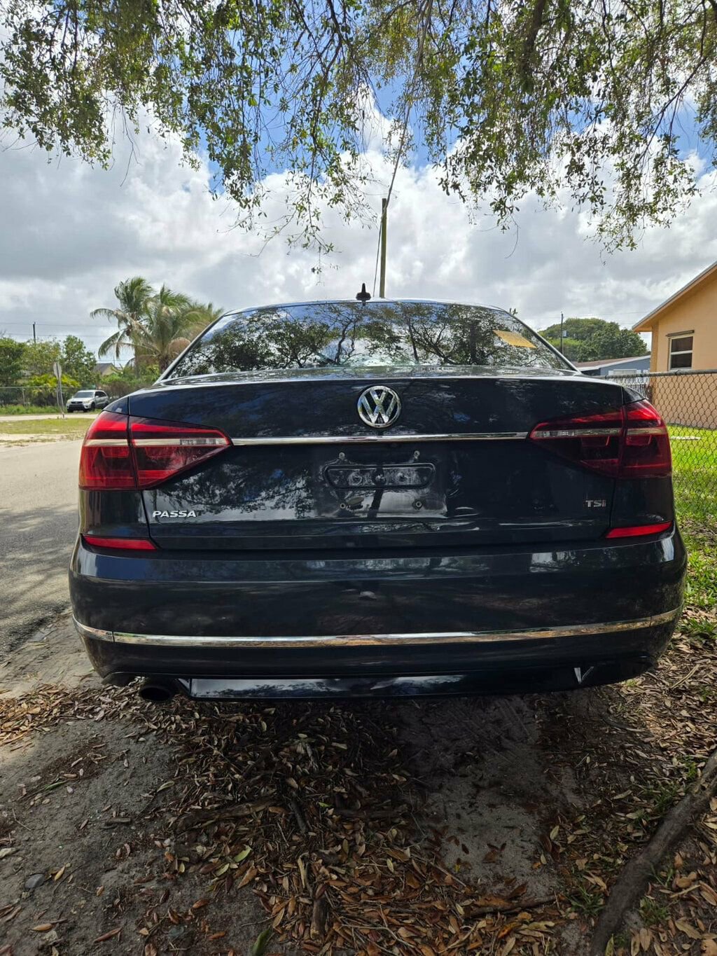 Used 2017 Volkswagen Passat 1.8T R-Line image 14