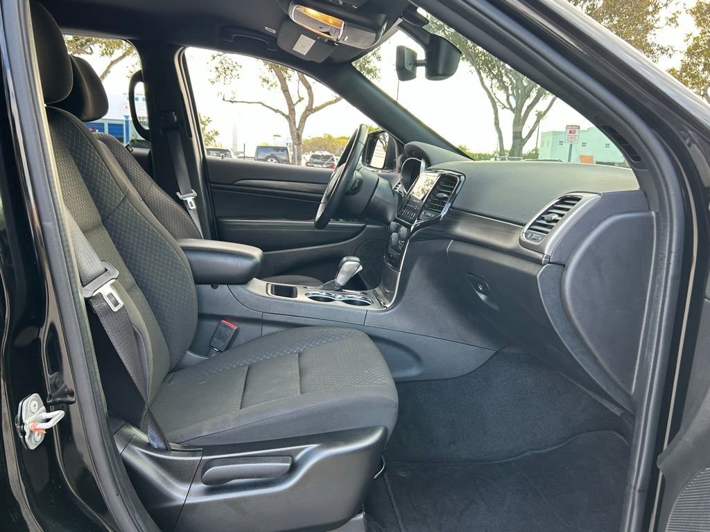 Certified 2022 Jeep Grand Cherokee Laredo E image 35