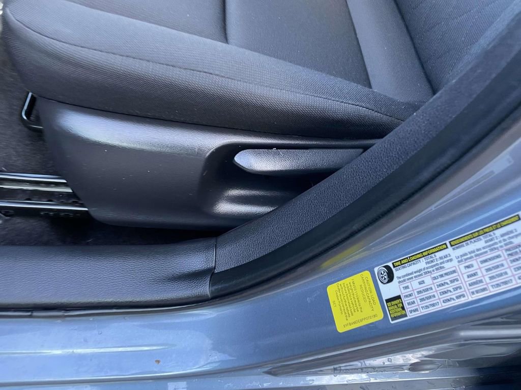 Used 2023 Toyota Corolla LE image 29