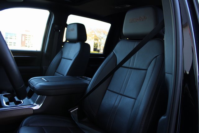 Used 2024 Chevrolet Silverado 2500 High Country w/ High Country Premium Package image 28