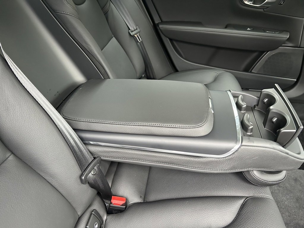 Certified 2025 Volvo S90 T8 Plus image 22