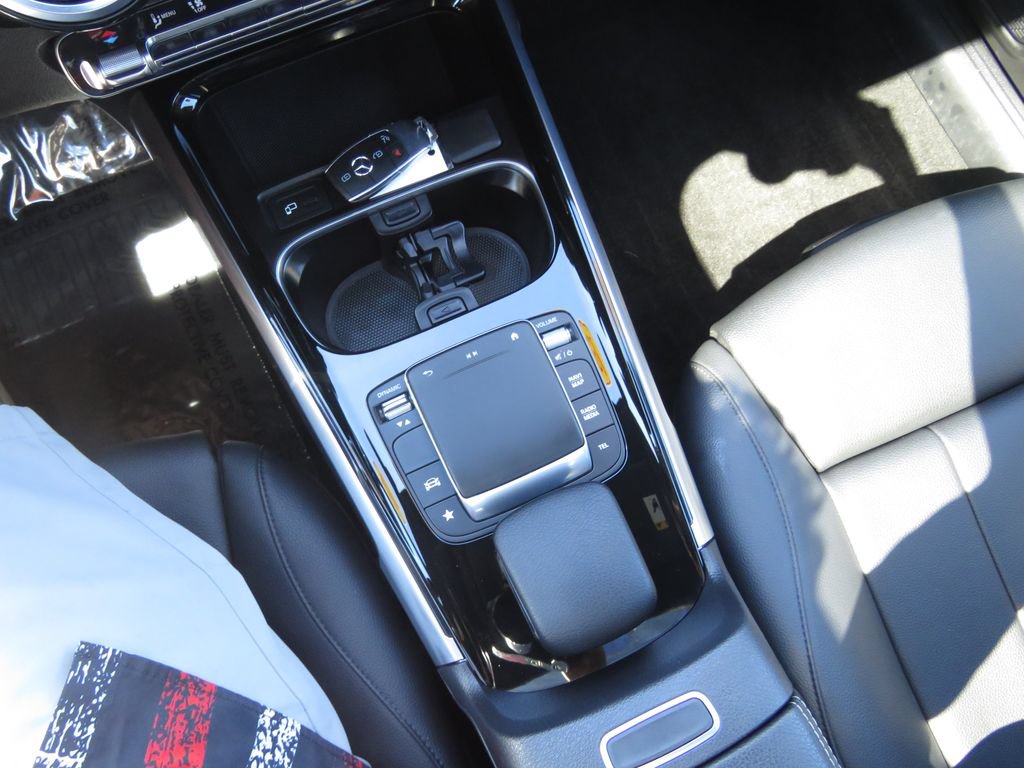 Used 2021 Mercedes-Benz GLB 250 4MATIC image 24