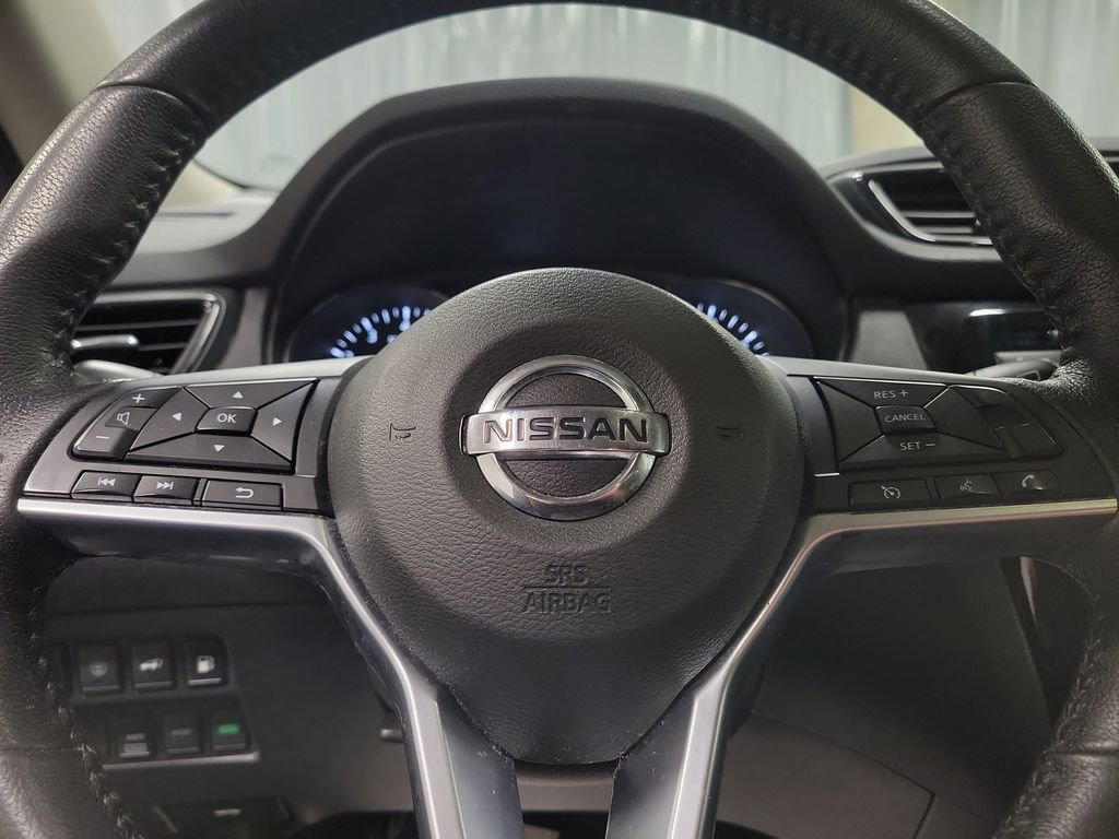 Used 2020 Nissan Rogue SV image 19
