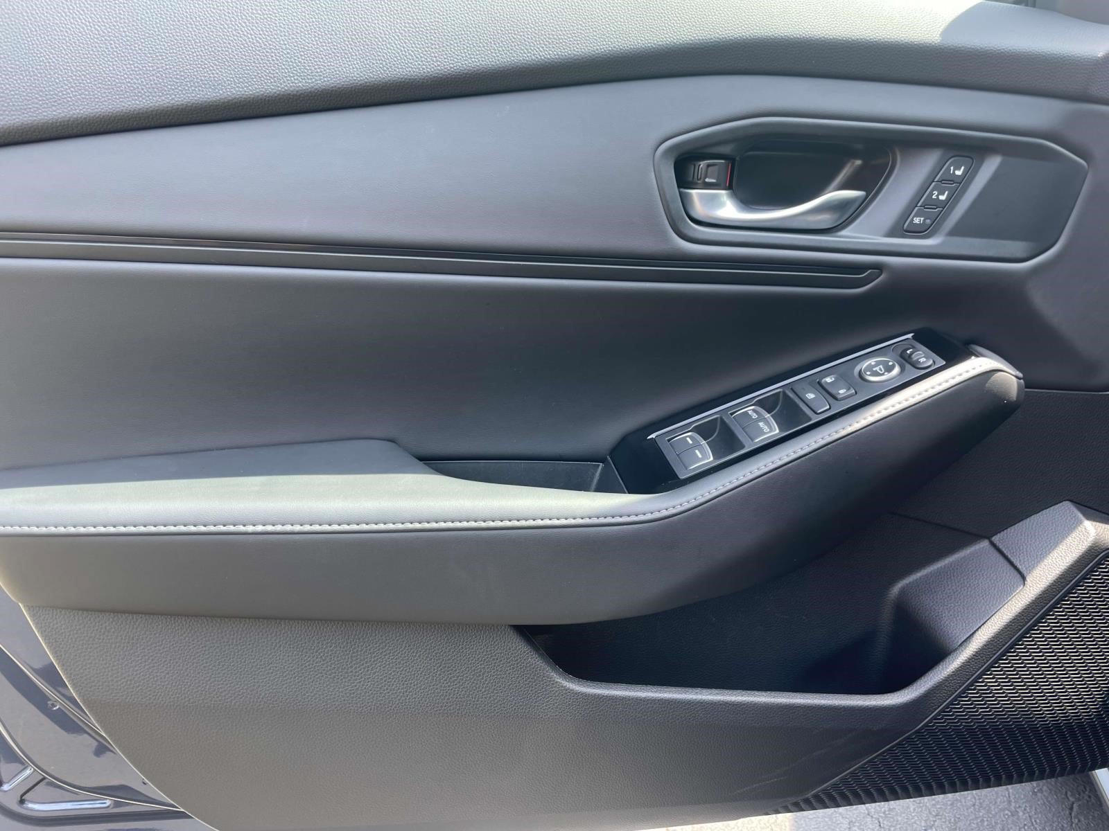 Used 2025 Honda Accord Touring image 16