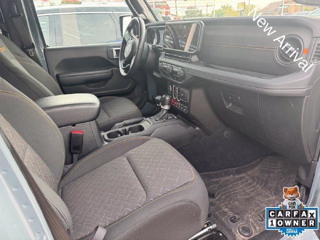 Used 2024 Jeep Gladiator Mojave w/ Technology Group AWD/4WD image 12