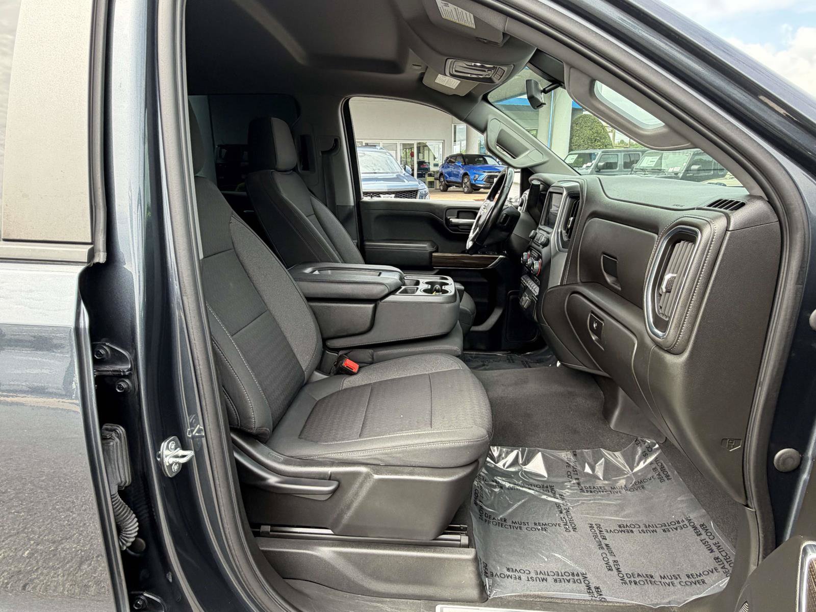 Used 2022 Chevrolet Silverado 1500 LT AWD/4WD image 31